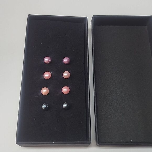 Stud Pearl Earrings Set of 4 - Picture 1 of 2